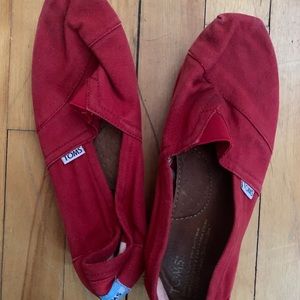 Toms
